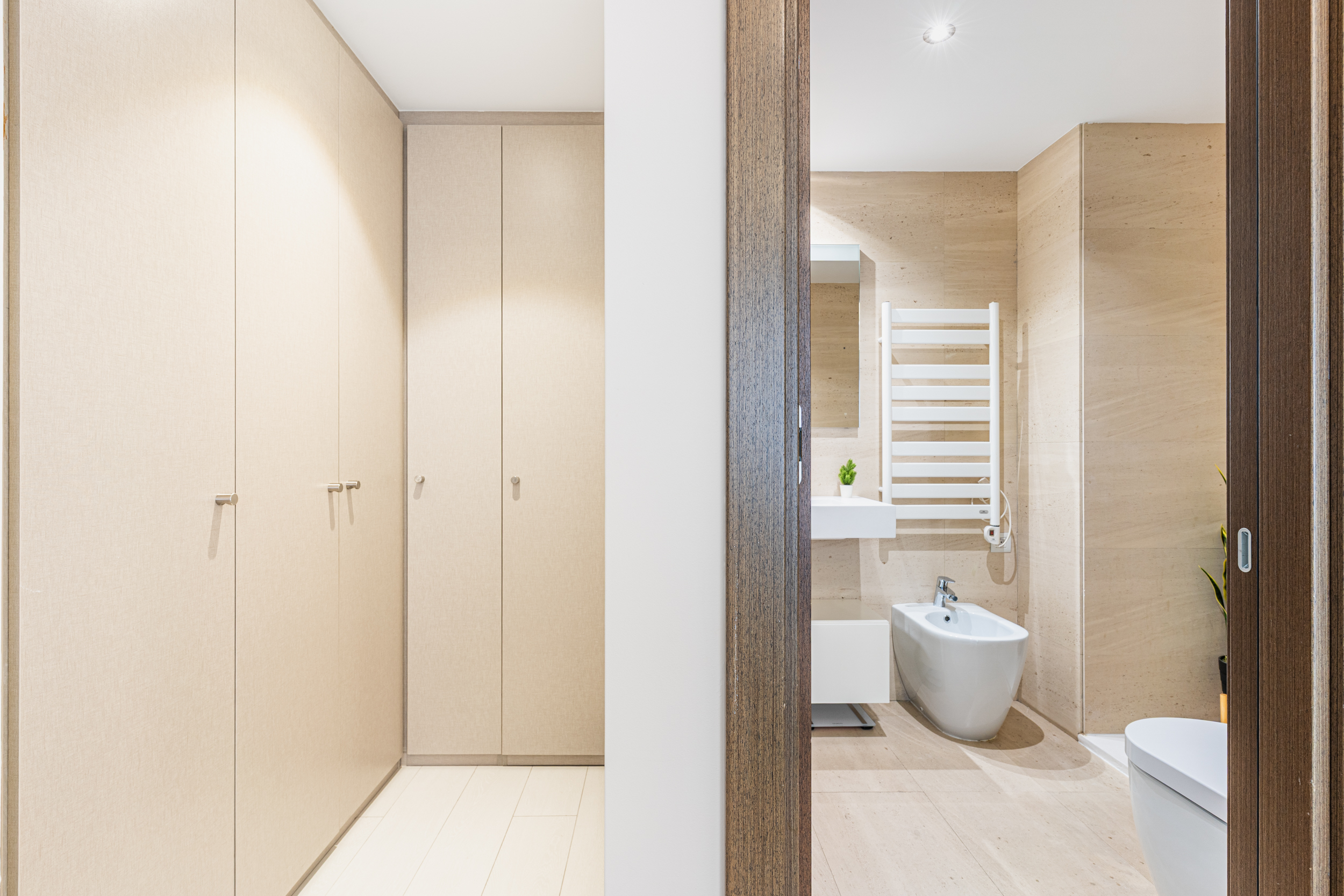 BAÑO PPAL Y VESTIDOR